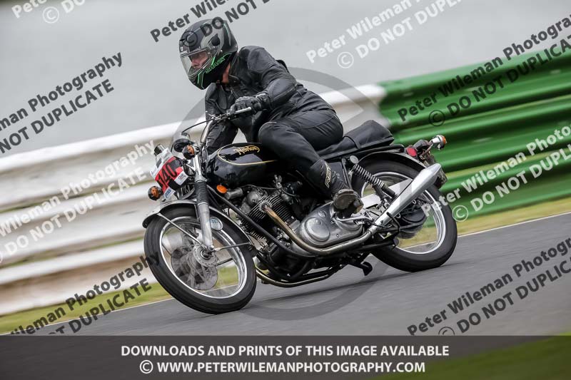 Vintage motorcycle club;eventdigitalimages;mallory park;mallory park trackday photographs;no limits trackdays;peter wileman photography;trackday digital images;trackday photos;vmcc festival 1000 bikes photographs